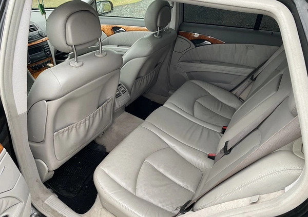 Mercedes-Benz Klasa E cena 13900 przebieg: 319000, rok produkcji 2005 z Buk małe 497